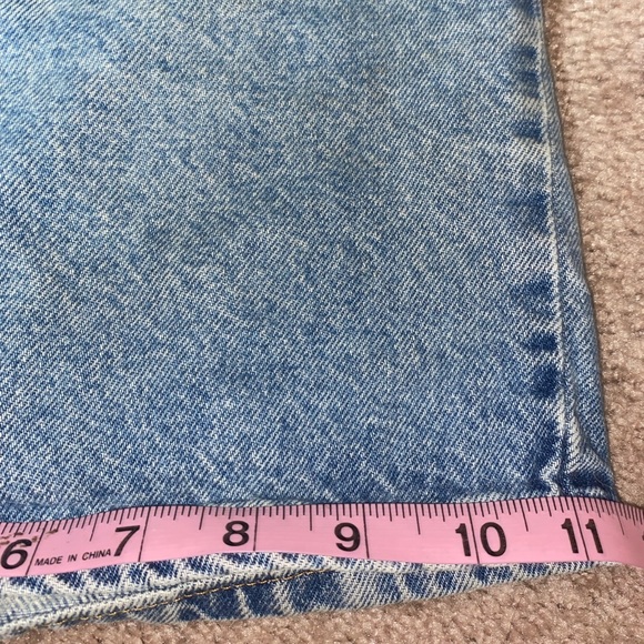 Vintage Levi Shorts - Picture 15 of 16